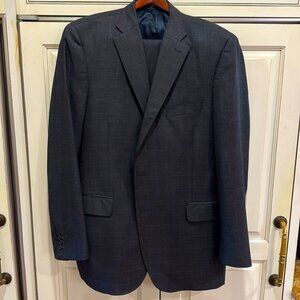 CUSTOM PETER MILLAR MENS 2 BUTTON WOOL GRAY/BLUE SUIT WITH PLEATED CUFFED PANTS
